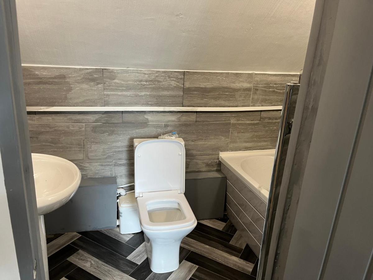 Budget Double En-Suite Bedroom Sheffield Exterior foto